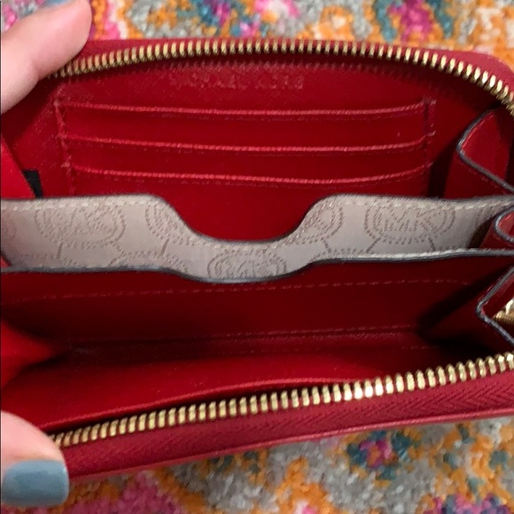 Michael Kors wristlet - Picture 4 of 6